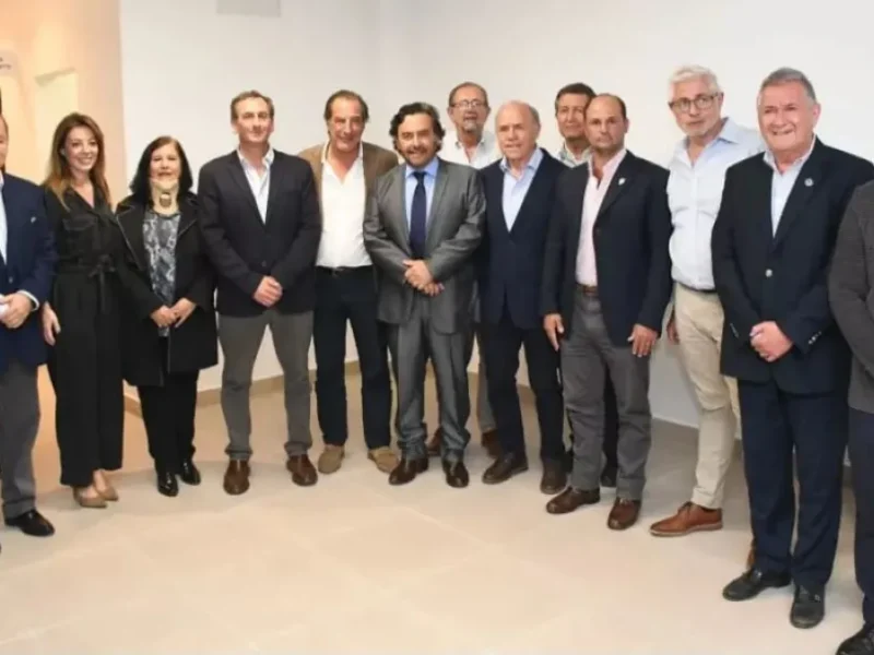 Gustavo Sáenz redobló la presión por los trenes del norte: qué exige antes de la privatización