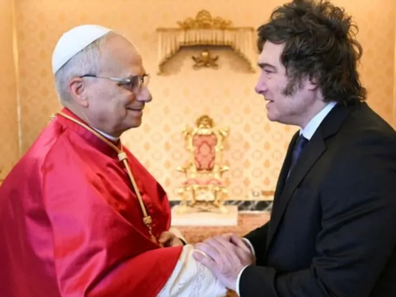 Milei no descarta reprogramar la visita del papa León XIV a la Argentina por motivos de salud