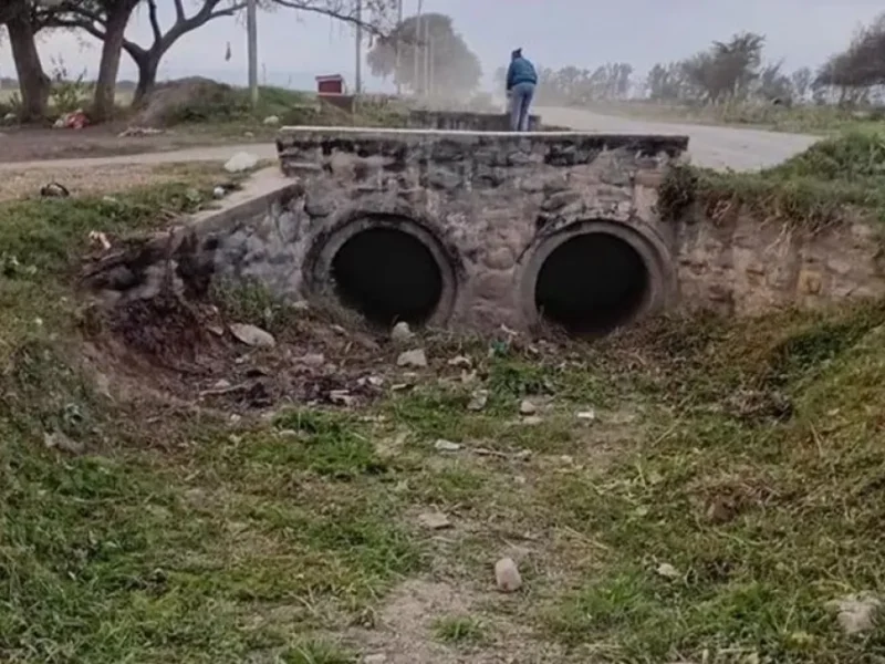 Cerrillos tomó una contundente decisión contra los vecinos que ensucien acequias y canales