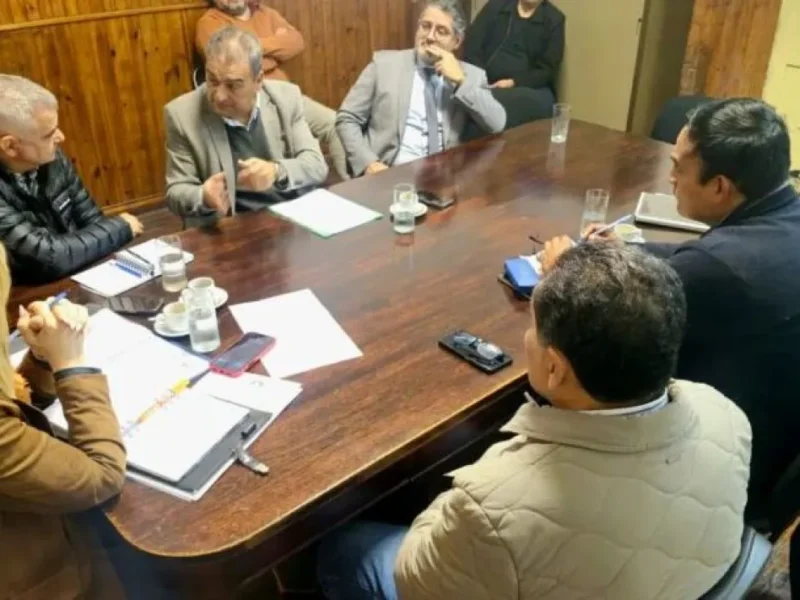 Mangione pidió más presupuesto para Salud y anunció medidas para cobrar deudas millonarias a obras sociales