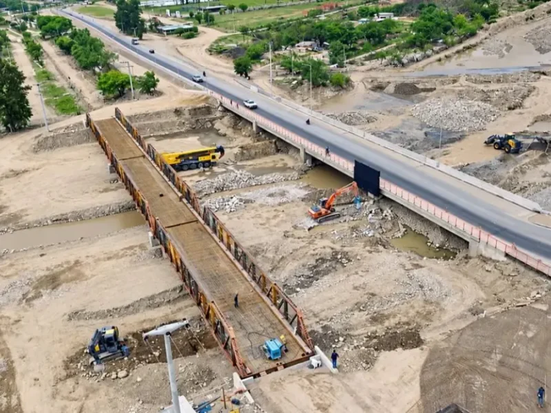 El histórico puente de Vaqueros ya está en su nueva ubicación y será exclusivo para peatones y ciclistas